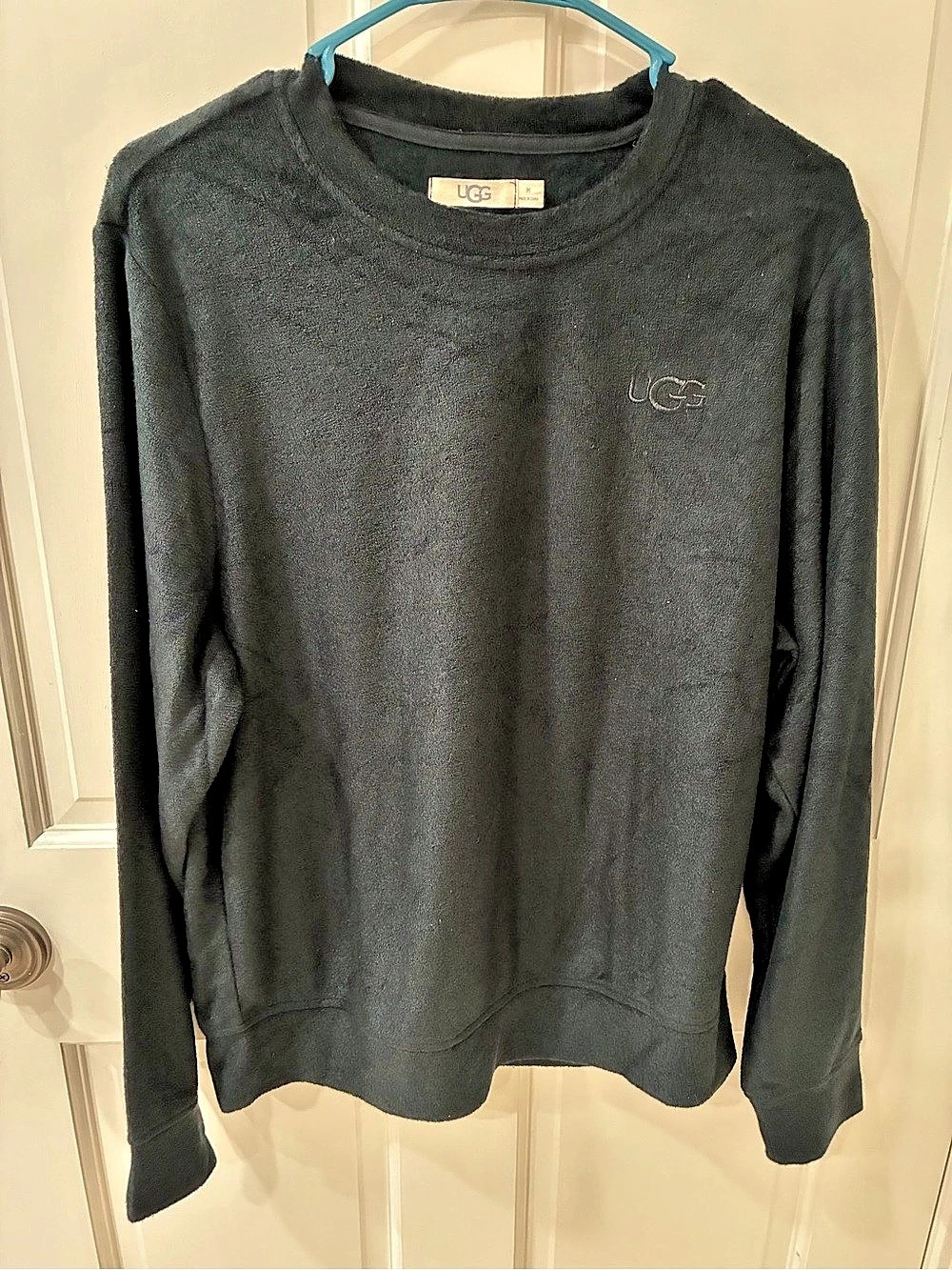 UGG Logo Crewneck Black Long Sleeve Sweatshirt Size Medium